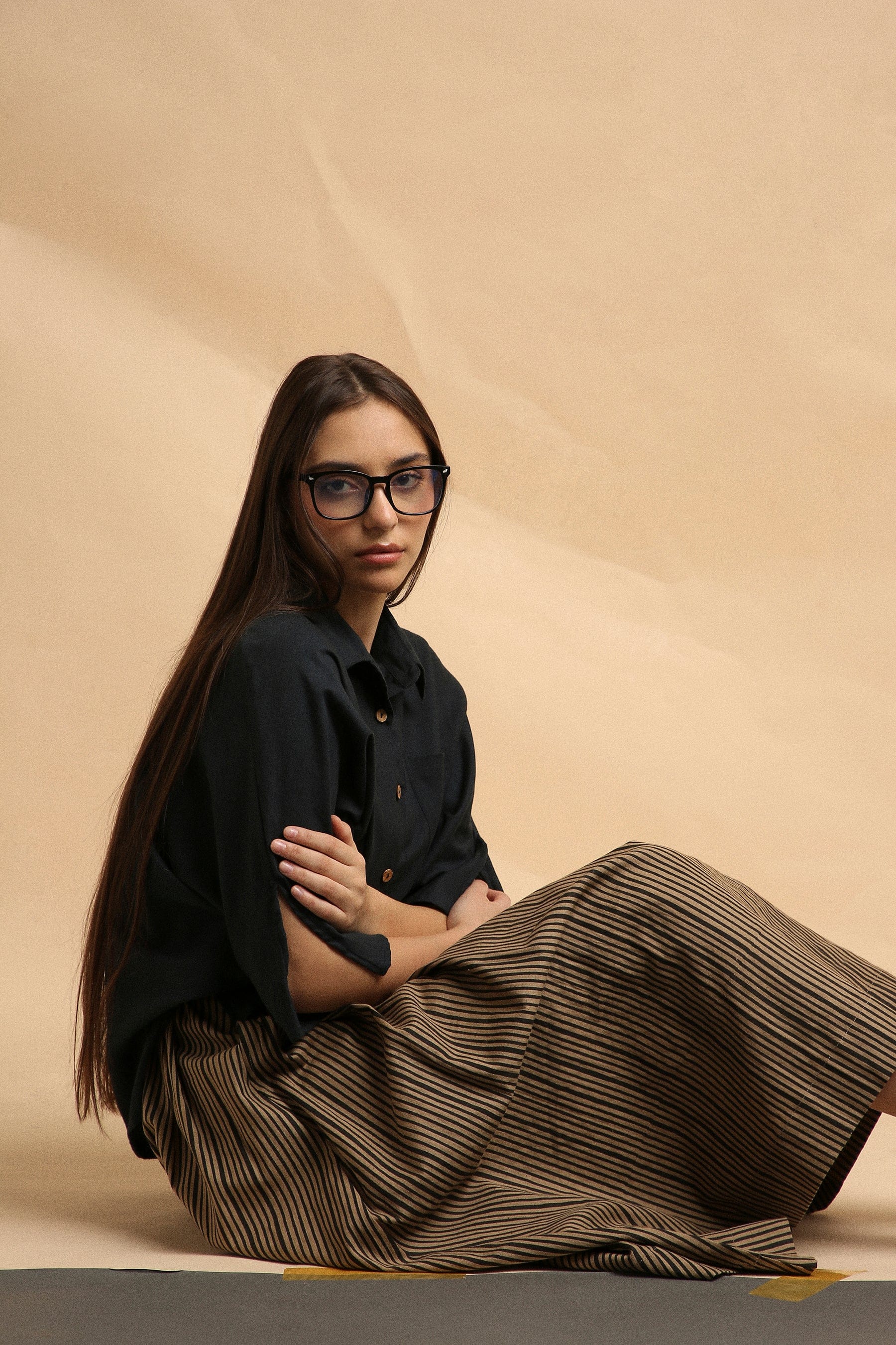 Handspun cotton anti-fit collar crop top in charcoal with front button opening, collar neckline and sleeve slit, by MATI India