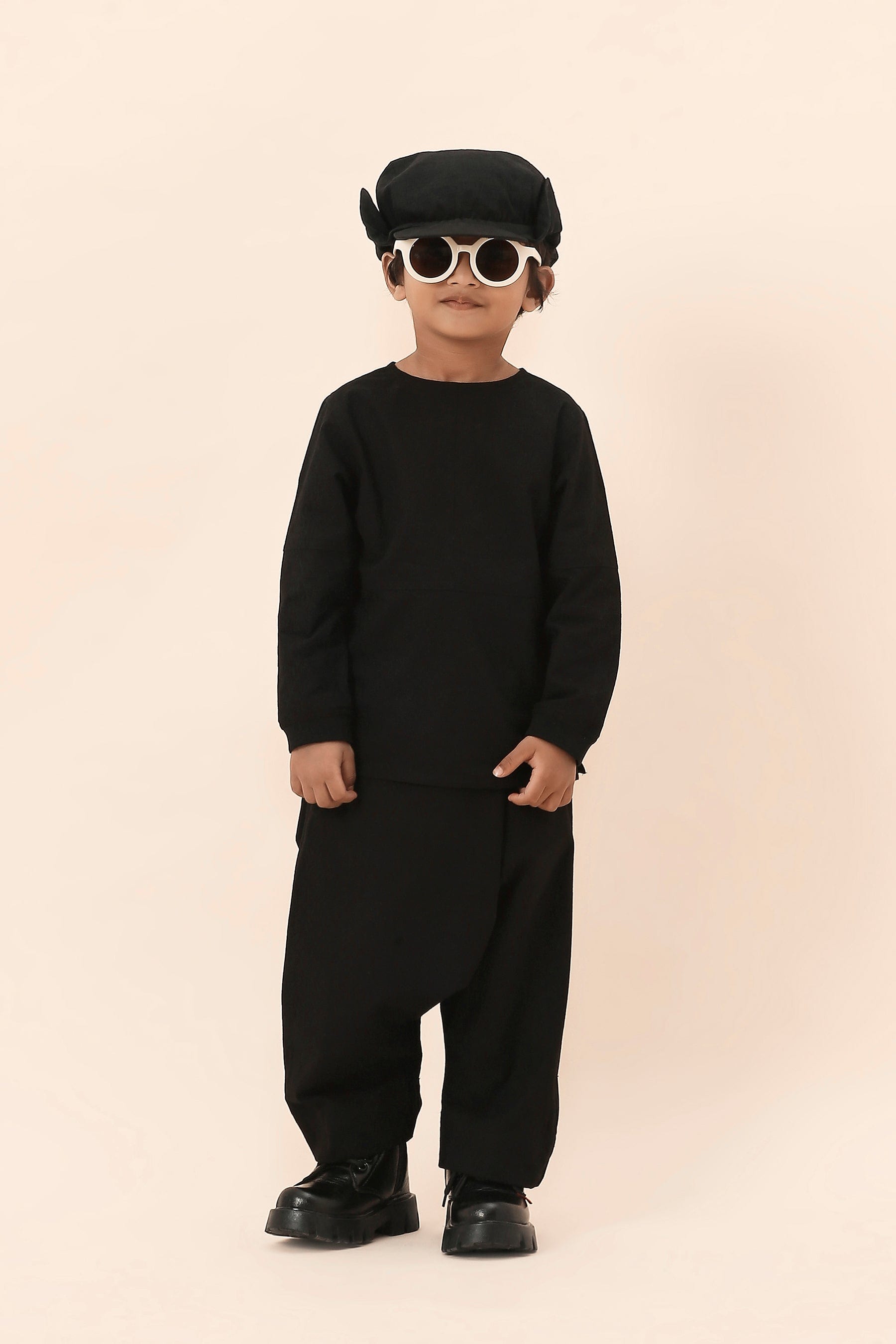 Mati Outfit Sets 0-6 months Mini MATI Boys Raasta T-shirt & DC Black Co-Ord Set (2 PCS)