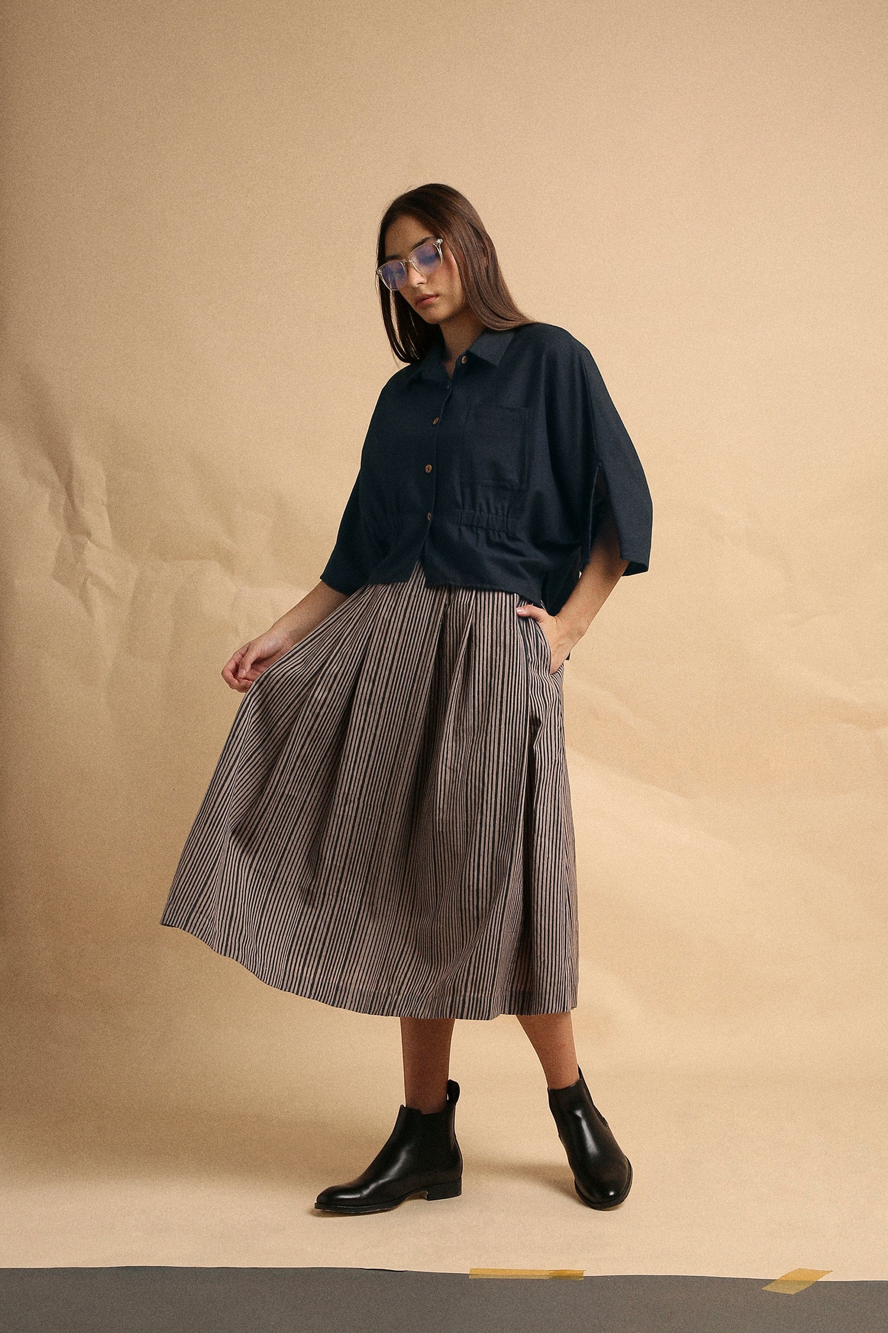 Mati Outfit Sets Charcoal Collar Crop Top & Gray Box Pleated Skirt Set (2 PCS)