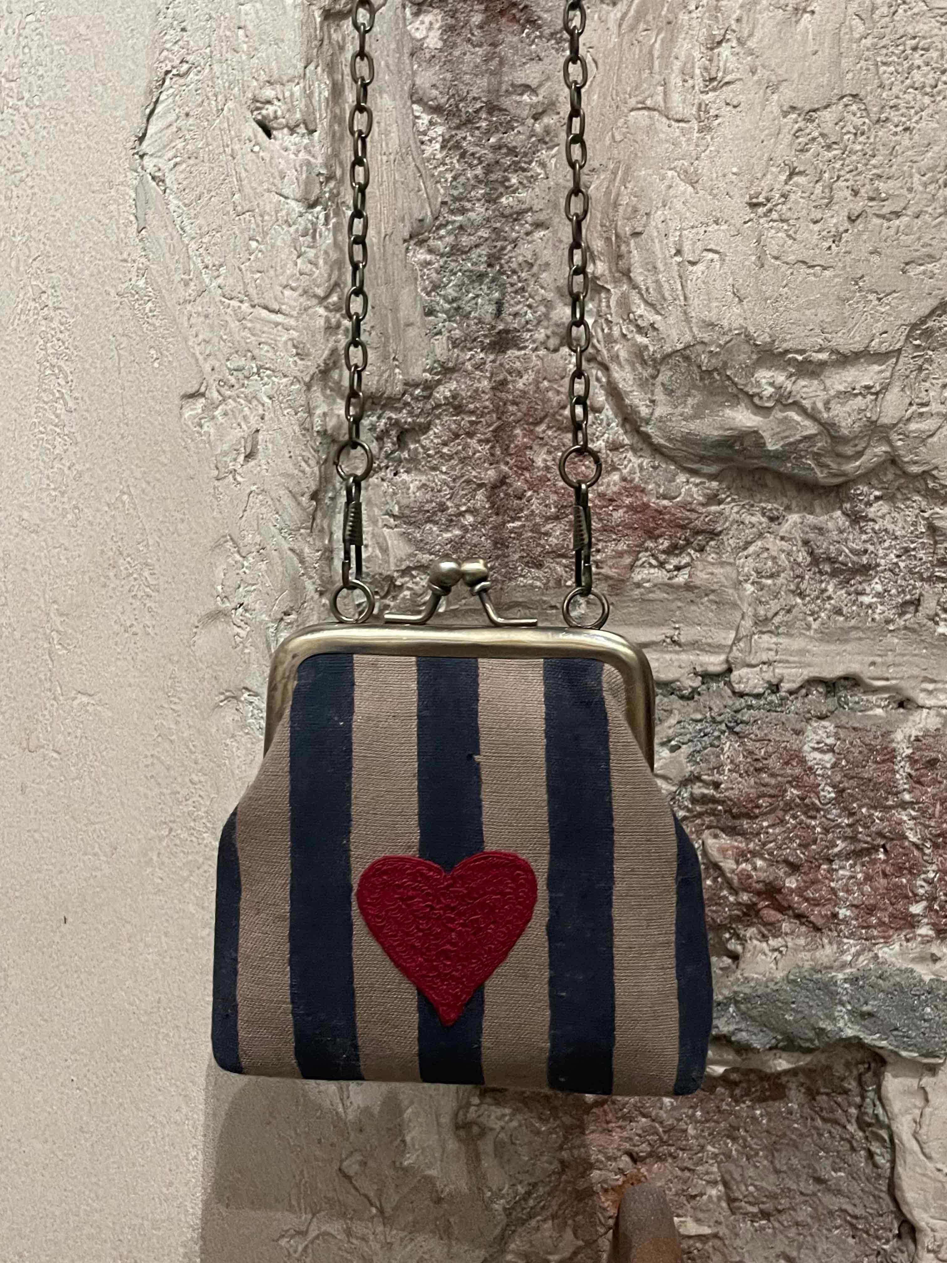 Mati Accessories HEART STR BR COIN CLUTCH