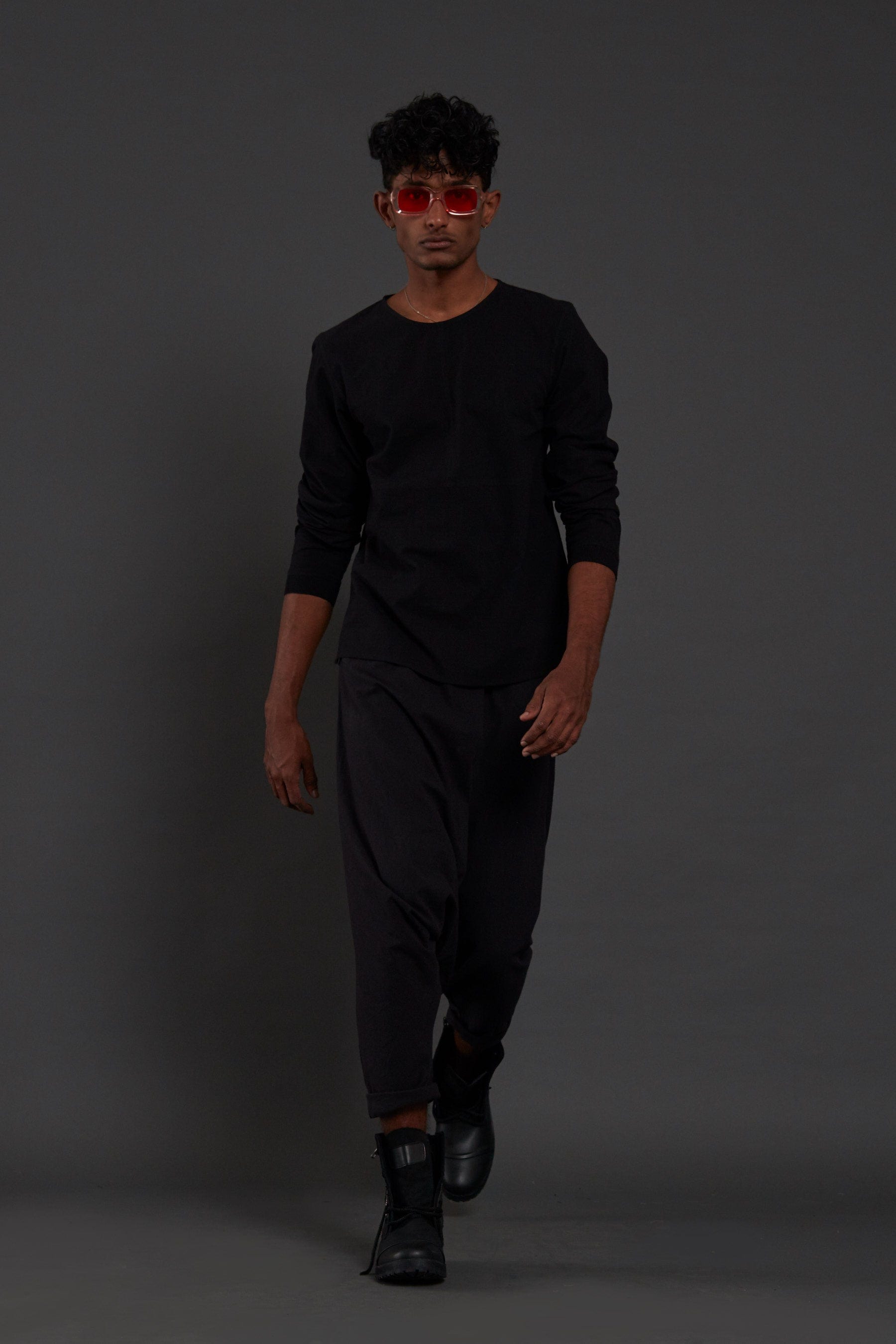 Mati Shirts & Tops XS Raasta Black T-shirt