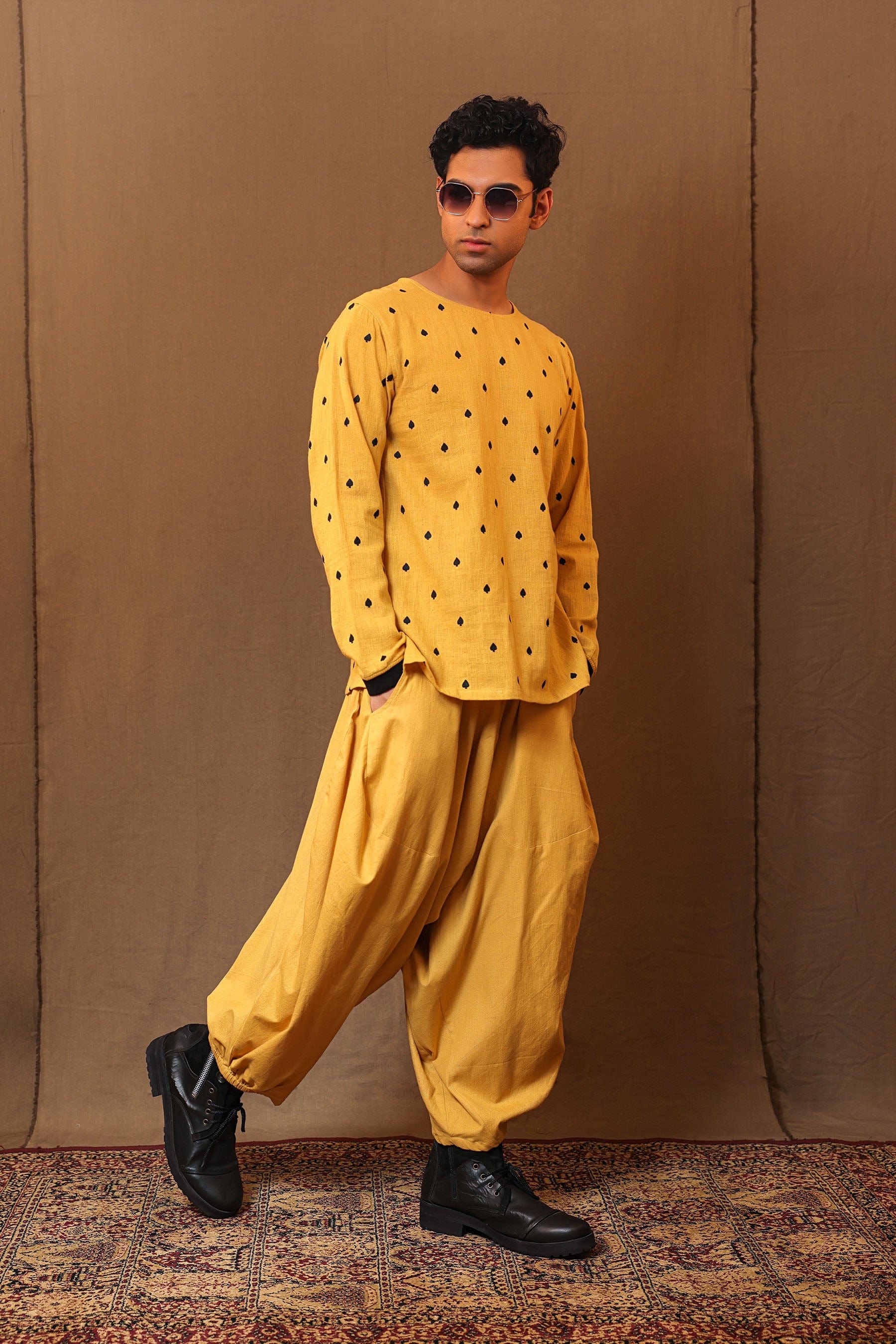 Men's mustard baggy pants styled with kurta – MATI TAASH menswear