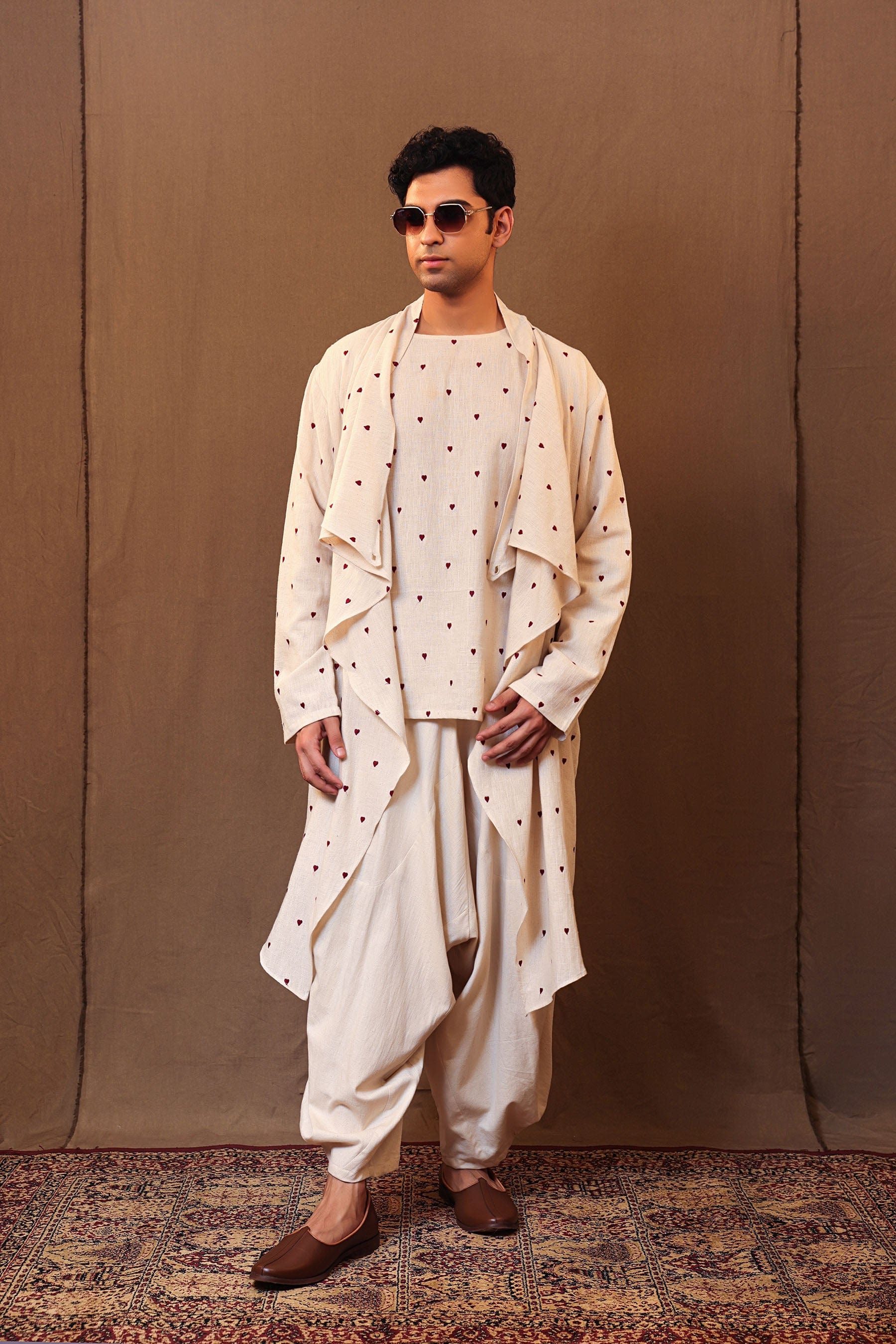 Off-white embroidered kurta from 3-piece festive set – MATI TAASH menswear