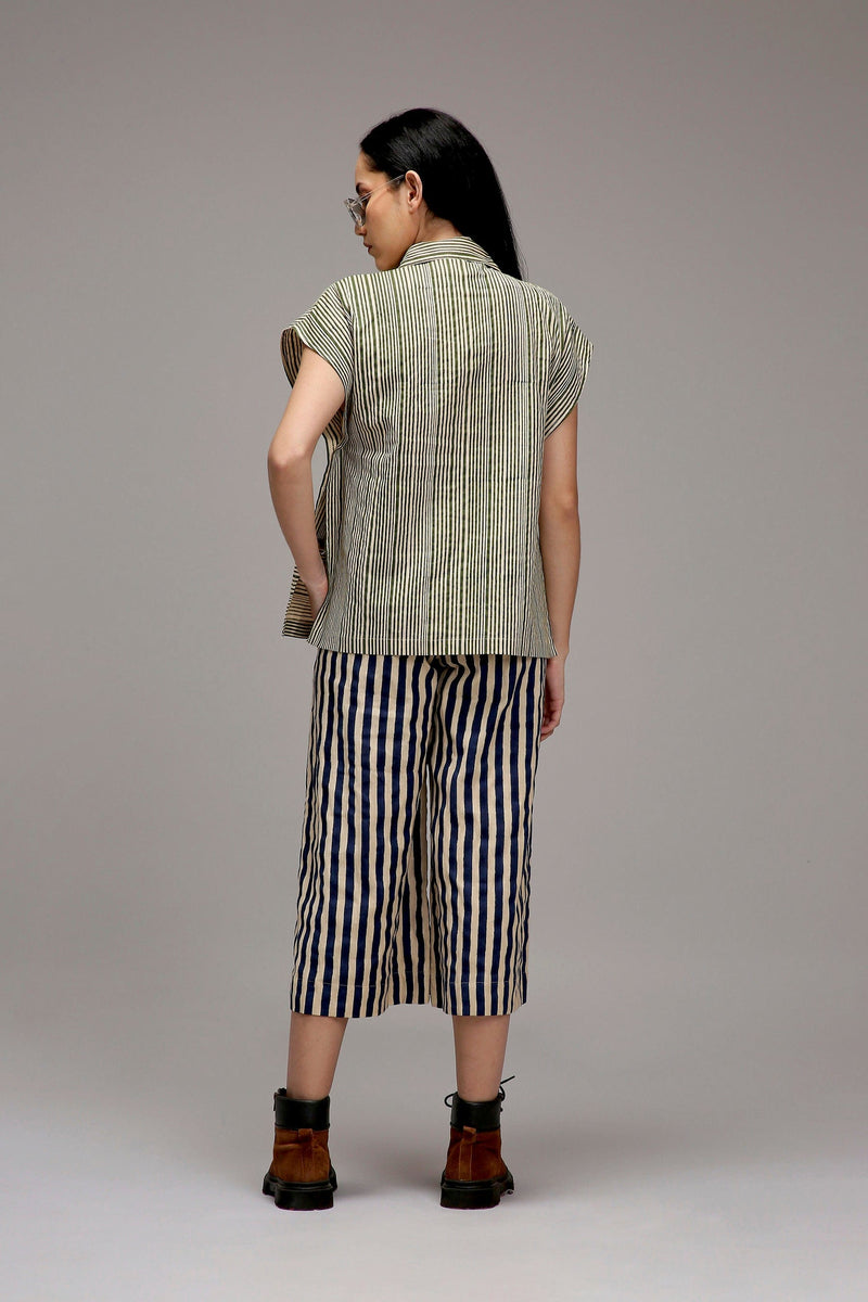 Mati Outfit Sets Egg-Shell Joker Shirt Capre Set