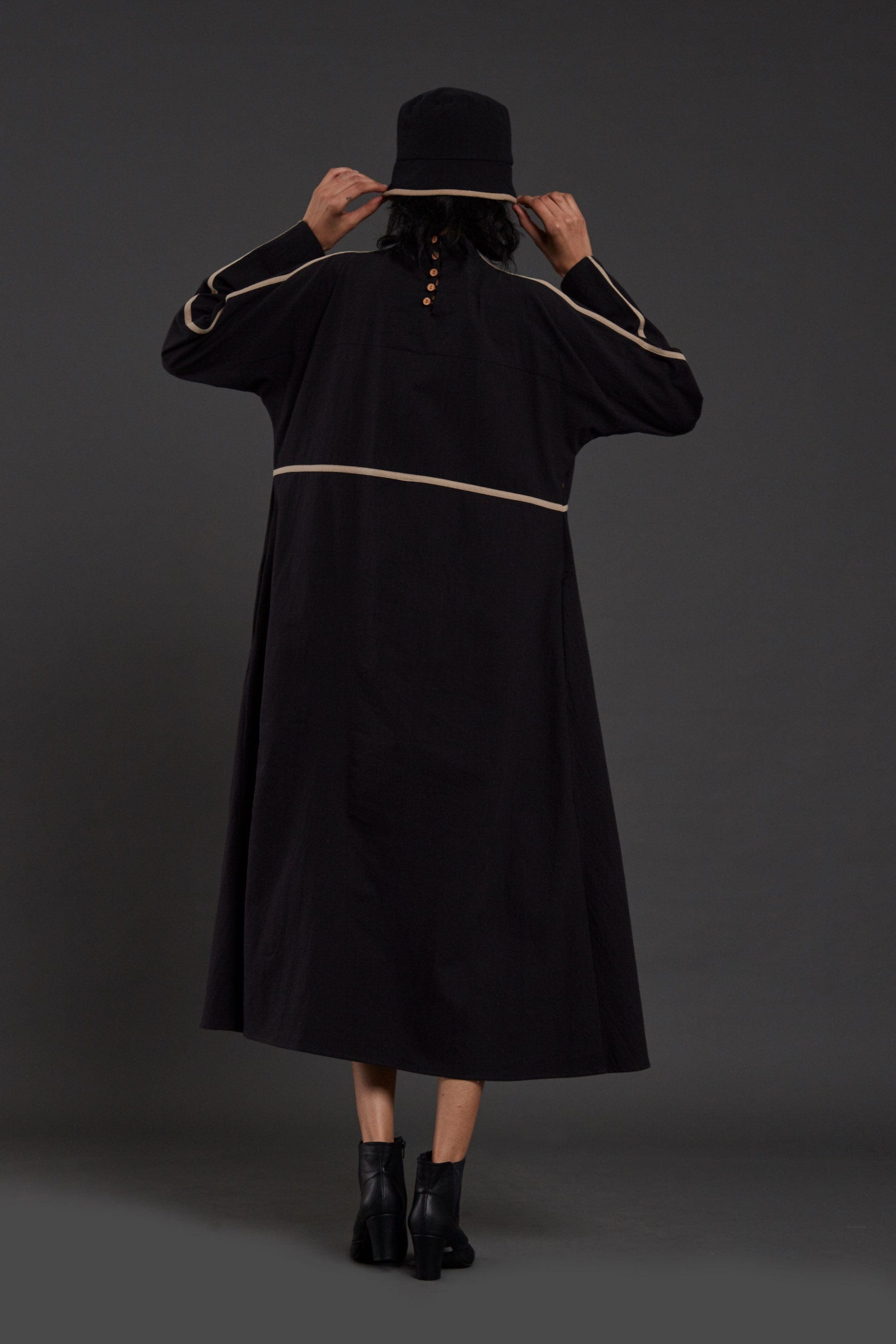 Black Piping Dress – Mati