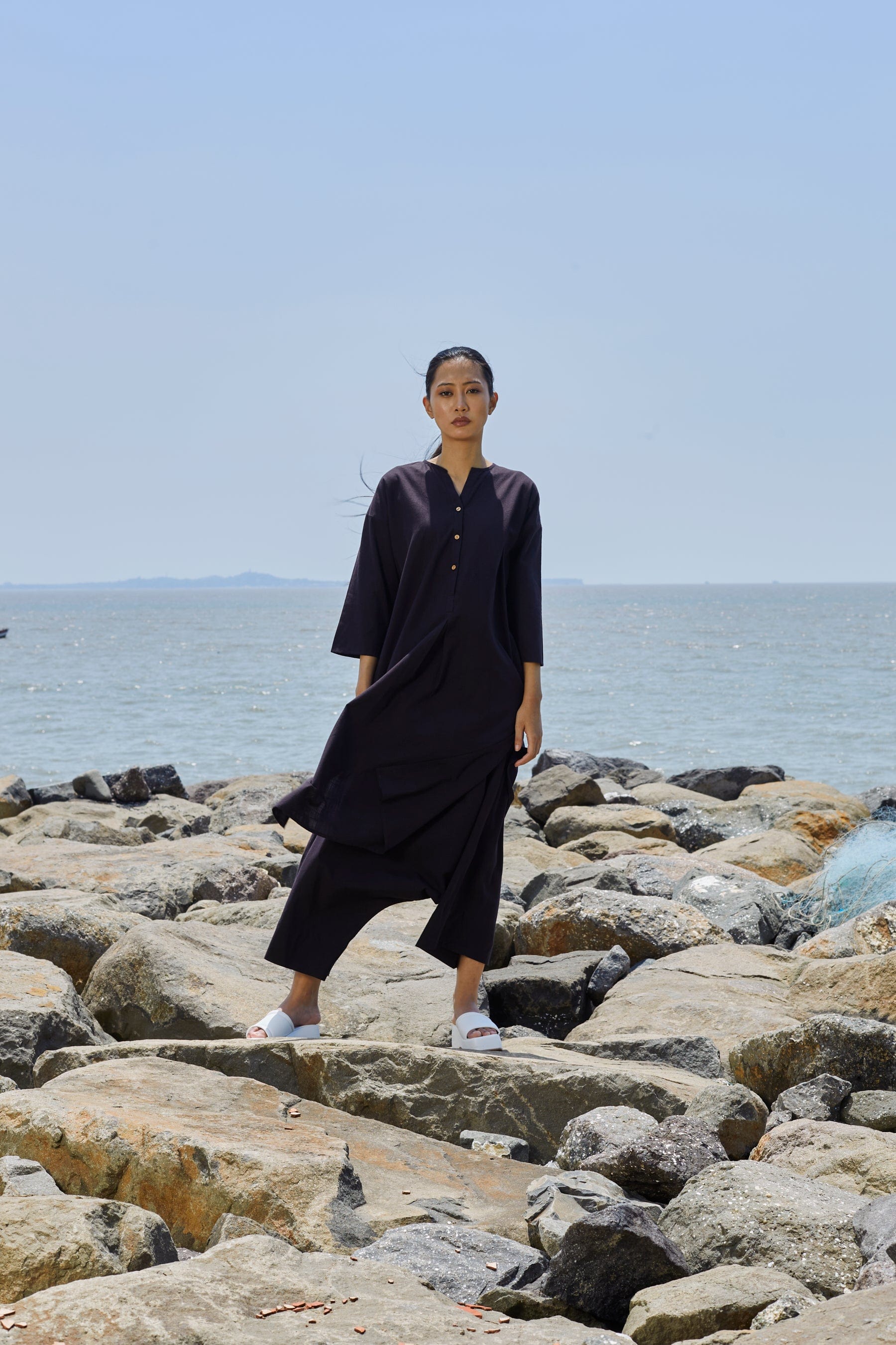 Mati SEPERATES Black V-Neck Tunic Set